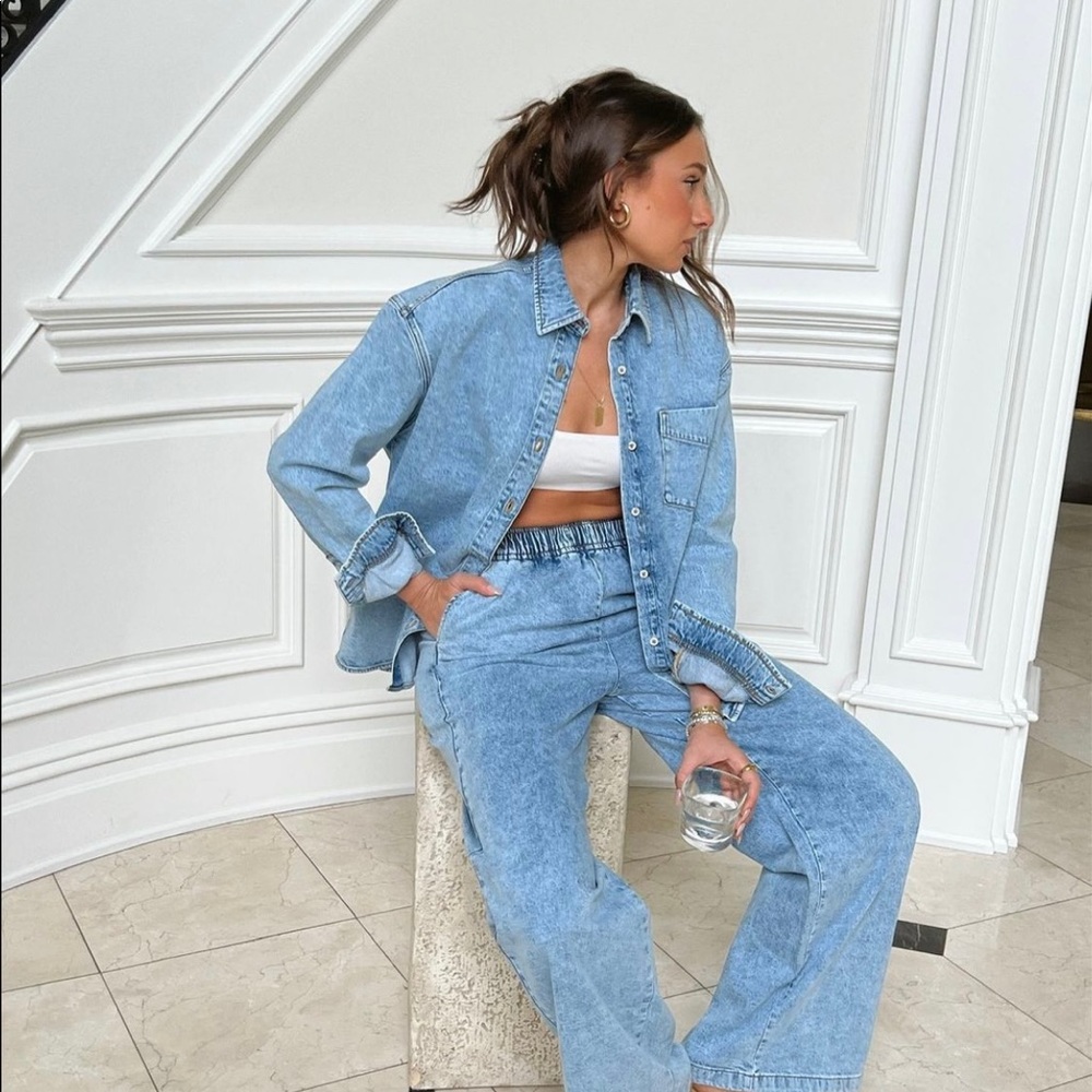 HP!! 🎉NWT WeWoreWhat denim boyfriend shirt - Picture 5 of 6
